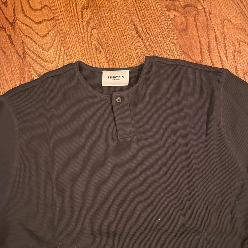 Essential sweater - Picture 2 of 3